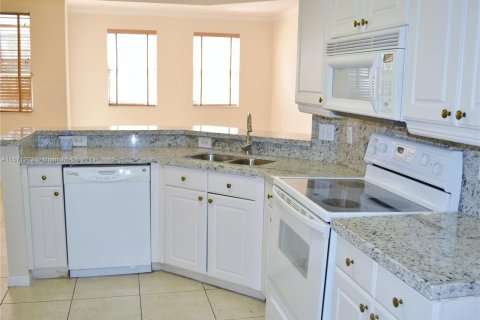 Copropriété à vendre à Aventura, Floride: 2 chambres, 100.06 m2 № 1391995 - photo 9