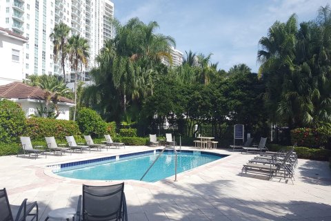 Copropriété à vendre à Aventura, Floride: 2 chambres, 100.06 m2 № 1391995 - photo 29