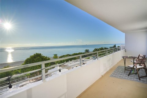 Copropriété à vendre à Miami Beach, Floride: 2 chambres, 97.36 m2 № 1391996 - photo 2