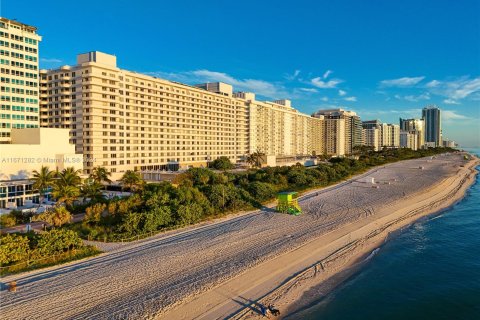 Copropriété à vendre à Miami Beach, Floride: 2 chambres, 97.36 m2 № 1391996 - photo 23