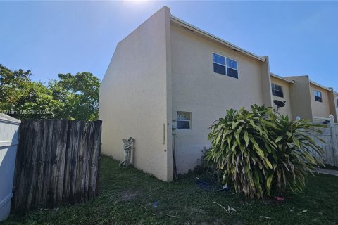 Touwnhouse à vendre à North Lauderdale, Floride: 4 chambres, 165.64 m2 № 1120841 - photo 2