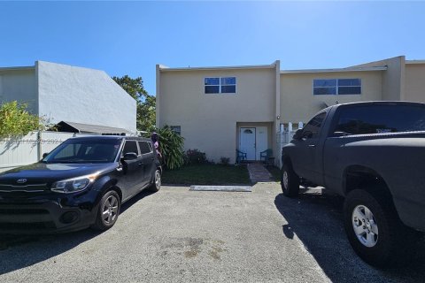 Touwnhouse à vendre à North Lauderdale, Floride: 4 chambres, 165.64 m2 № 1120841 - photo 5
