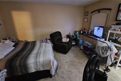 Condo in Lauderhill, Florida, 3 bedrooms  № 1120842 - photo 7