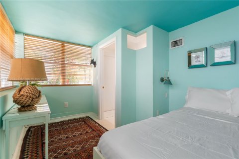 Condo in Miami Beach, Florida, 2 bedrooms  № 1098399 - photo 18