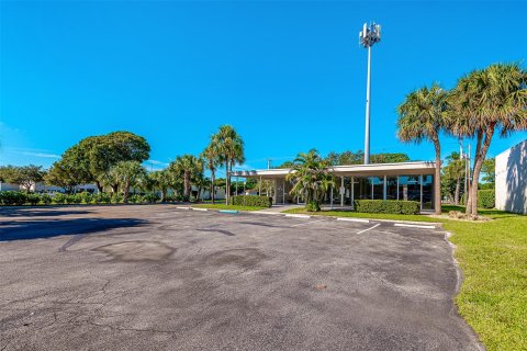Commercial property in Margate, Florida № 815985 - photo 11