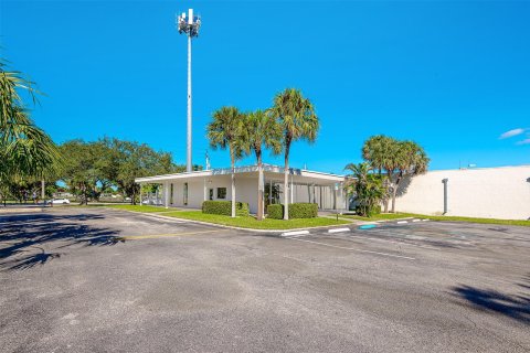 Commercial property in Margate, Florida № 815985 - photo 14