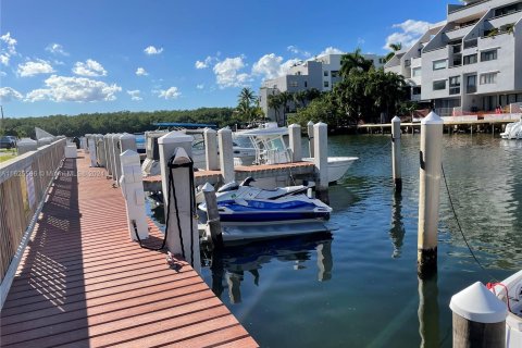 Copropriété à vendre à Sunny Isles Beach, Floride: 2 chambres, 101.64 m2 № 1272057 - photo 19