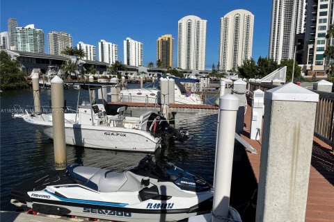 Condo in Sunny Isles Beach, Florida, 2 bedrooms  № 1272057 - photo 18