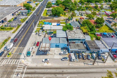 Propiedad comercial en venta en Miami, Florida № 1178937 - foto 10