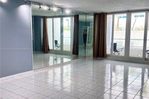 Copropriété à vendre à Miami Beach, Floride: 1 chambre, 87.14 m2 № 1318843 - photo 4