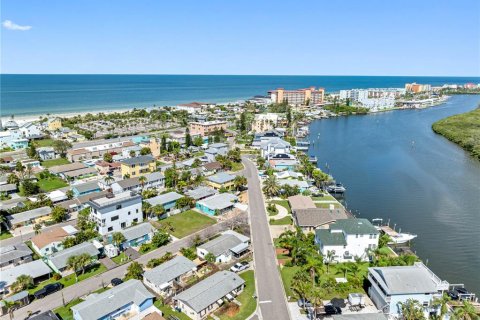 Immobilier commercial à vendre à Redington Shores, Floride: 107.3 m2 № 1388986 - photo 10