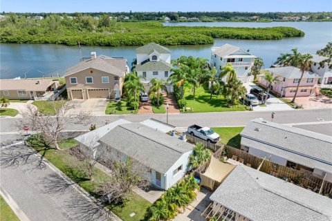 Immobilier commercial à vendre à Redington Shores, Floride: 107.3 m2 № 1388986 - photo 23