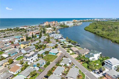 Immobilier commercial à vendre à Redington Shores, Floride: 107.3 m2 № 1388986 - photo 11