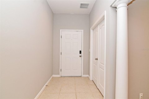 House in Orlando, Florida 6 bedrooms, 278.06 sq.m. № 1405262 - photo 2