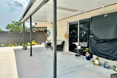Villa ou maison à vendre à Homestead, Floride: 4 chambres, 220.83 m2 № 630866 - photo 15