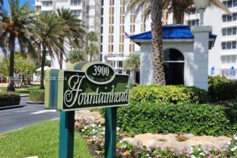 Condo in Lauderdale-by-the-Sea, Florida, 2 bedrooms  № 1159050 - photo 1
