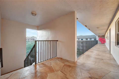 Condo in Sunrise, Florida, 2 bedrooms  № 1118081 - photo 10