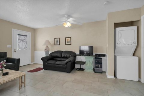 Copropriété à vendre à New Port Richey, Floride: 1 chambre, 62.43 m2 № 1361417 - photo 9