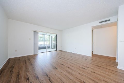 Copropriété à vendre à Clearwater, Floride: 2 chambres, 103.12 m2 № 1383717 - photo 6