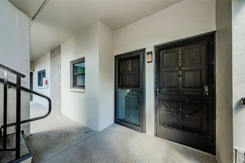 Copropriété à vendre à Clearwater, Floride: 2 chambres, 103.12 m2 № 1383717 - photo 4