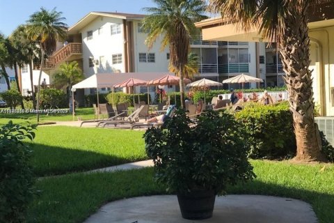 Condominio en venta en North Miami Beach, Florida, 1 dormitorio, 63.92 m2 № 1016855 - foto 3