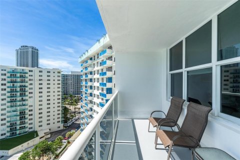 Copropriété à vendre à Hollywood, Floride: 2 chambres, 115.94 m2 № 1378812 - photo 10