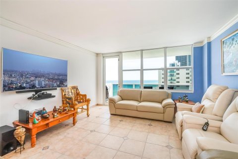 Copropriété à vendre à Hollywood, Floride: 2 chambres, 115.94 m2 № 1378812 - photo 6