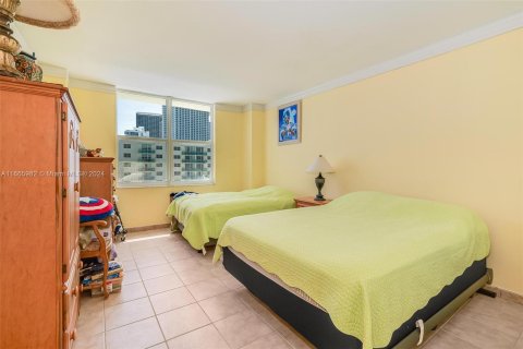 Condominio en venta en Hollywood, Florida, 2 dormitorios, 115.94 m2 № 1378812 - foto 18