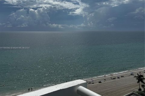 Condominio en venta en Hollywood, Florida, 2 dormitorios, 115.94 m2 № 1378812 - foto 1