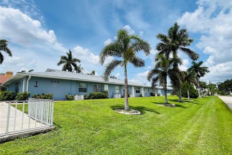 Copropriété à vendre à Punta Gorda, Floride: 2 chambres, 76.64 m2 № 1341457 - photo 12