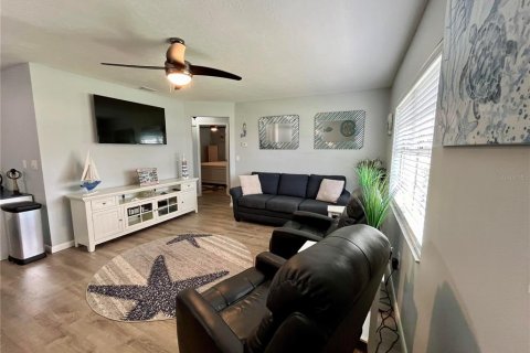 Condo in Punta Gorda, Florida, 2 bedrooms  № 1341457 - photo 23