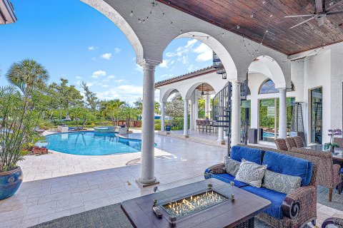 House in Jupiter, Florida 5 bedrooms, 582.87 sq.m. № 1159617 - photo 4