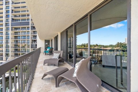 Condo in Highland Beach, Florida, 3 bedrooms  № 1141571 - photo 17