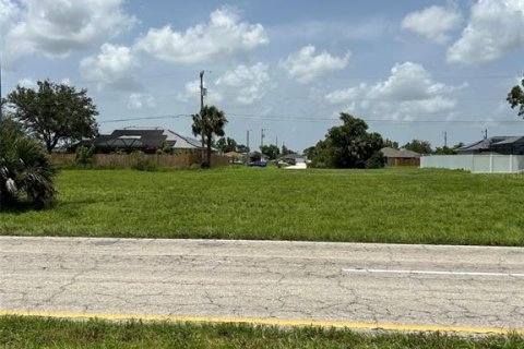Terrain à vendre à Cape Coral, Floride № 652147 - photo 5