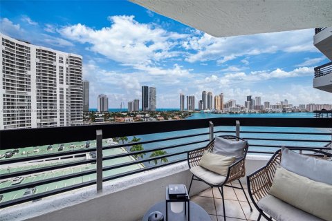 Condominio en venta en Aventura, Florida, 2 dormitorios, 106.84 m2 № 1352133 - foto 29