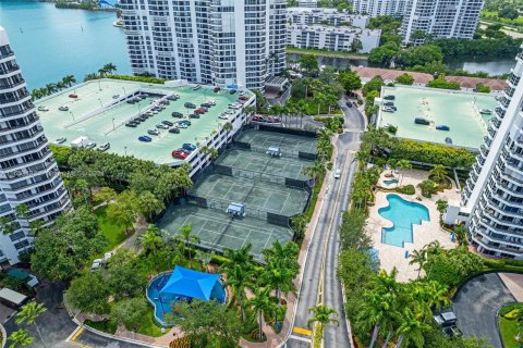 Condominio en venta en Aventura, Florida, 2 dormitorios, 106.84 m2 № 1352133 - foto 8