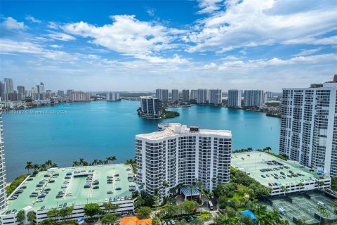 Condominio en venta en Aventura, Florida, 2 dormitorios, 106.84 m2 № 1352133 - foto 11