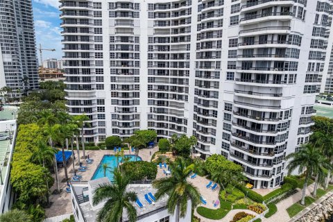 Condominio en venta en Aventura, Florida, 2 dormitorios, 106.84 m2 № 1352133 - foto 4