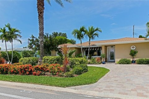 Villa ou maison à louer à Saint Pete Beach, Floride: 3 chambres, 208.38 m2 № 1370005 - photo 3