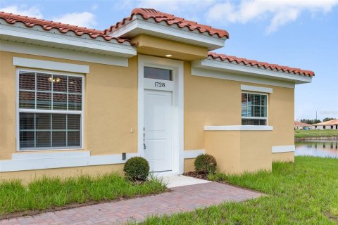 Villa ou maison à louer à Kissimmee, Floride: 2 chambres, 92.9 m2 № 1370004 - photo 1