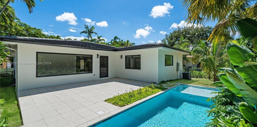 Casa en Coral Gables, Florida 3 dormitorios, 168.34 m2 № 1388221