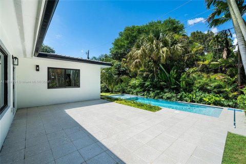 Casa en venta en Coral Gables, Florida, 3 dormitorios, 168.34 m2 № 1388221 - foto 19