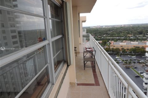 Condominio en venta en Aventura, Florida, 2 dormitorios, 116.22 m2 № 1388180 - foto 16