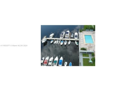 Condominio en venta en Aventura, Florida, 2 dormitorios, 116.22 m2 № 1388180 - foto 21