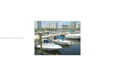 Condominio en venta en Aventura, Florida, 2 dormitorios, 116.22 m2 № 1388180 - foto 22