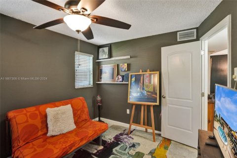 Condo in Sunrise, Florida, 2 bedrooms  № 1381756 - photo 30