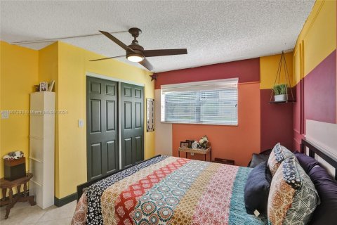 Condo in Sunrise, Florida, 2 bedrooms  № 1381756 - photo 25