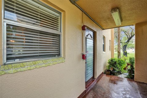 Condominio en venta en Sunrise, Florida, 2 dormitorios, 78.97 m2 № 1381756 - foto 4