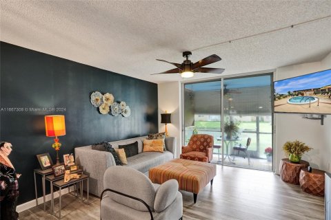 Condo in Sunrise, Florida, 2 bedrooms  № 1381756 - photo 15