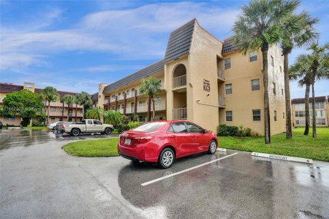 Condominio en venta en Sunrise, Florida, 2 dormitorios, 78.97 m2 № 1381756 - foto 1